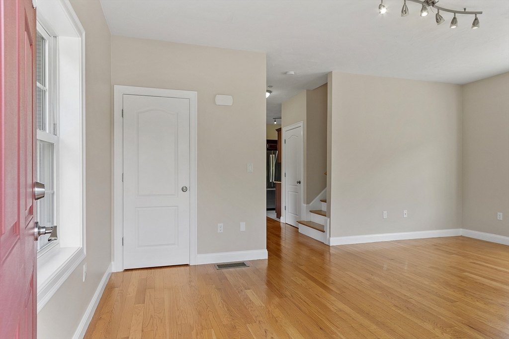 23 Shawnee Road, Unit 23 Pepperell, MA 01463 - Photo 7 of 33