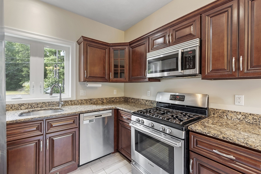 23 Shawnee Road, Unit 23 Pepperell, MA 01463 - Photo 9 of 33