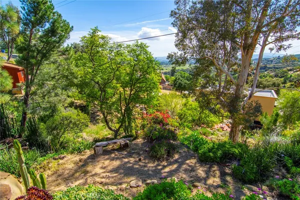 $849,000 | 7158 Leota Lane, Canoga Park, CA 91304