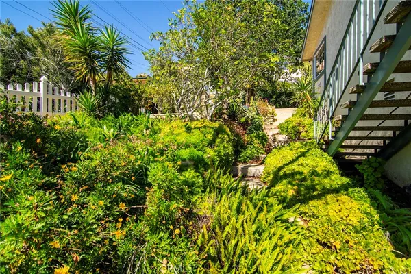 $849,000 | 7158 Leota Lane, Canoga Park, CA 91304
