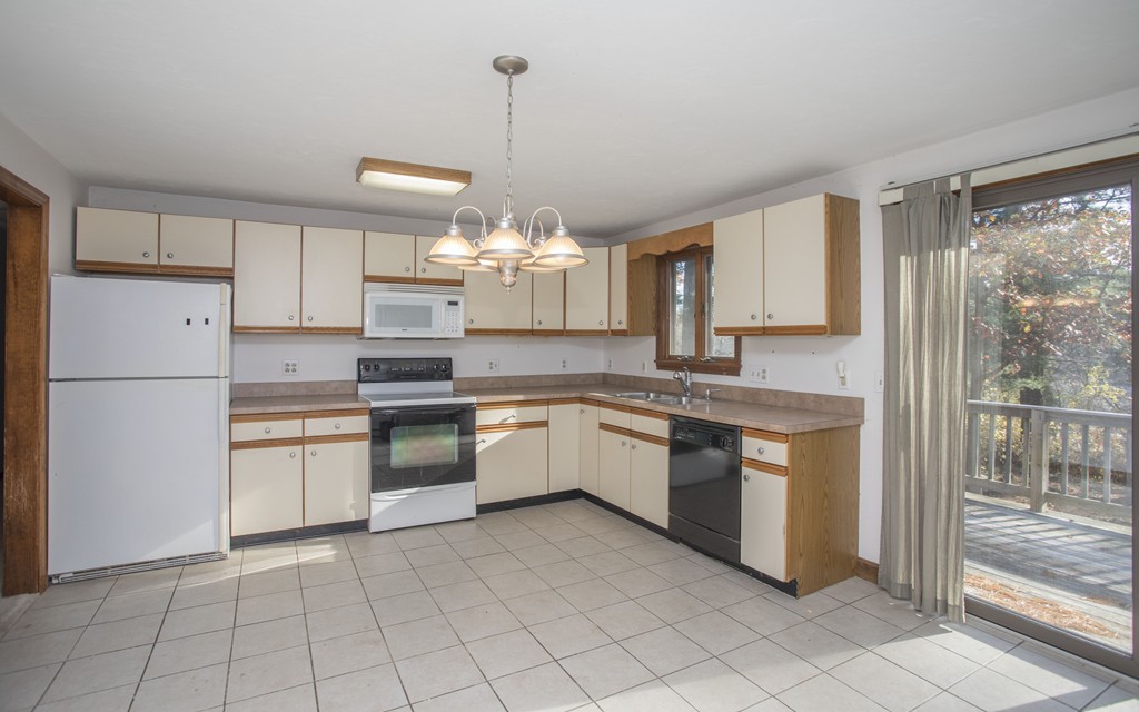 18 R North Carver Road Wareham, MA 02576 - Photo 11 of 29