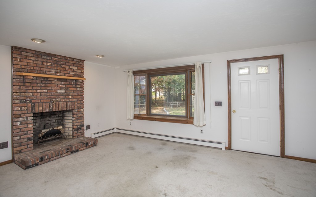 18 R North Carver Road Wareham, MA 02576 - Photo 15 of 29