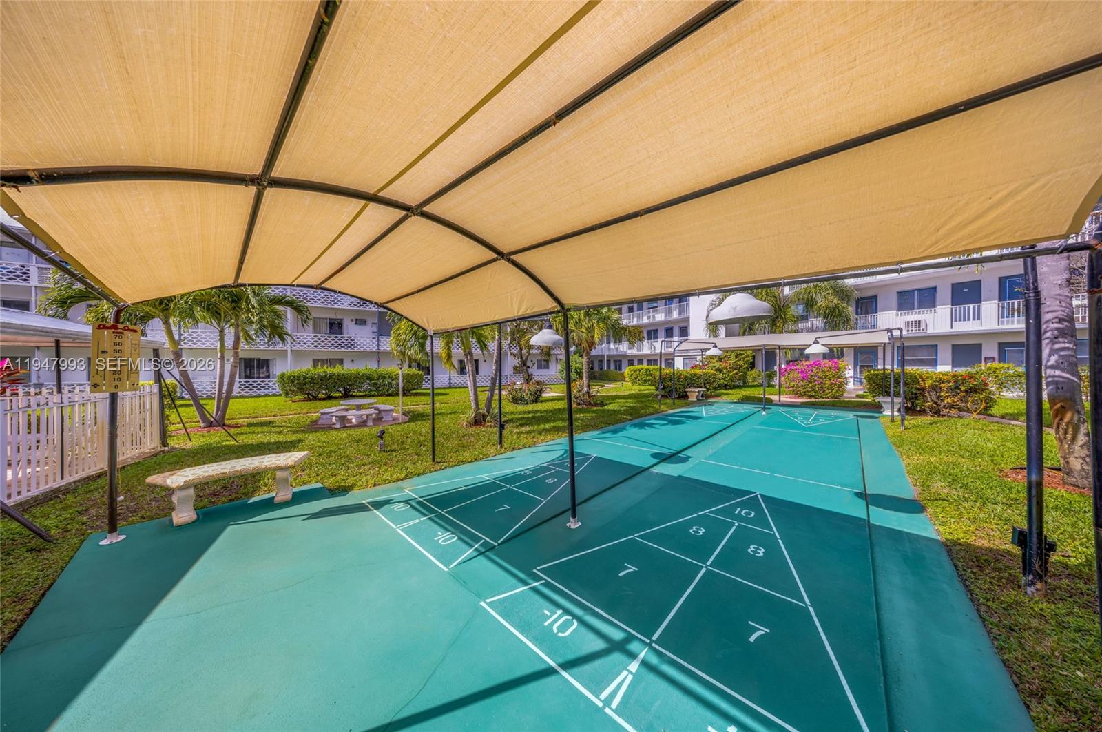 15610 Northeast 6th Avenue, Unit 9B Miami, FL 33162 - Photo 24 of 25 a view of a basket ball ground