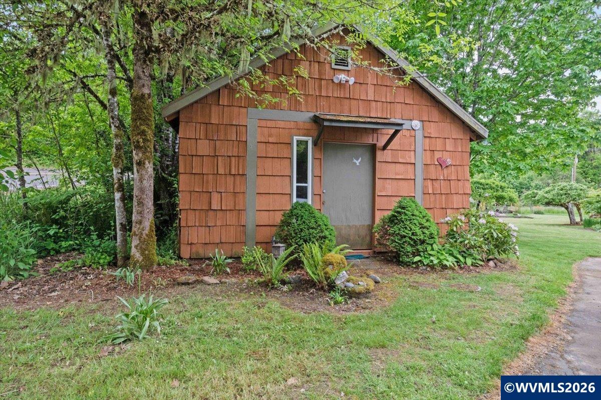 20720 Blodgett Road Blodgett, OR 97326 - Photo 15 of 18
