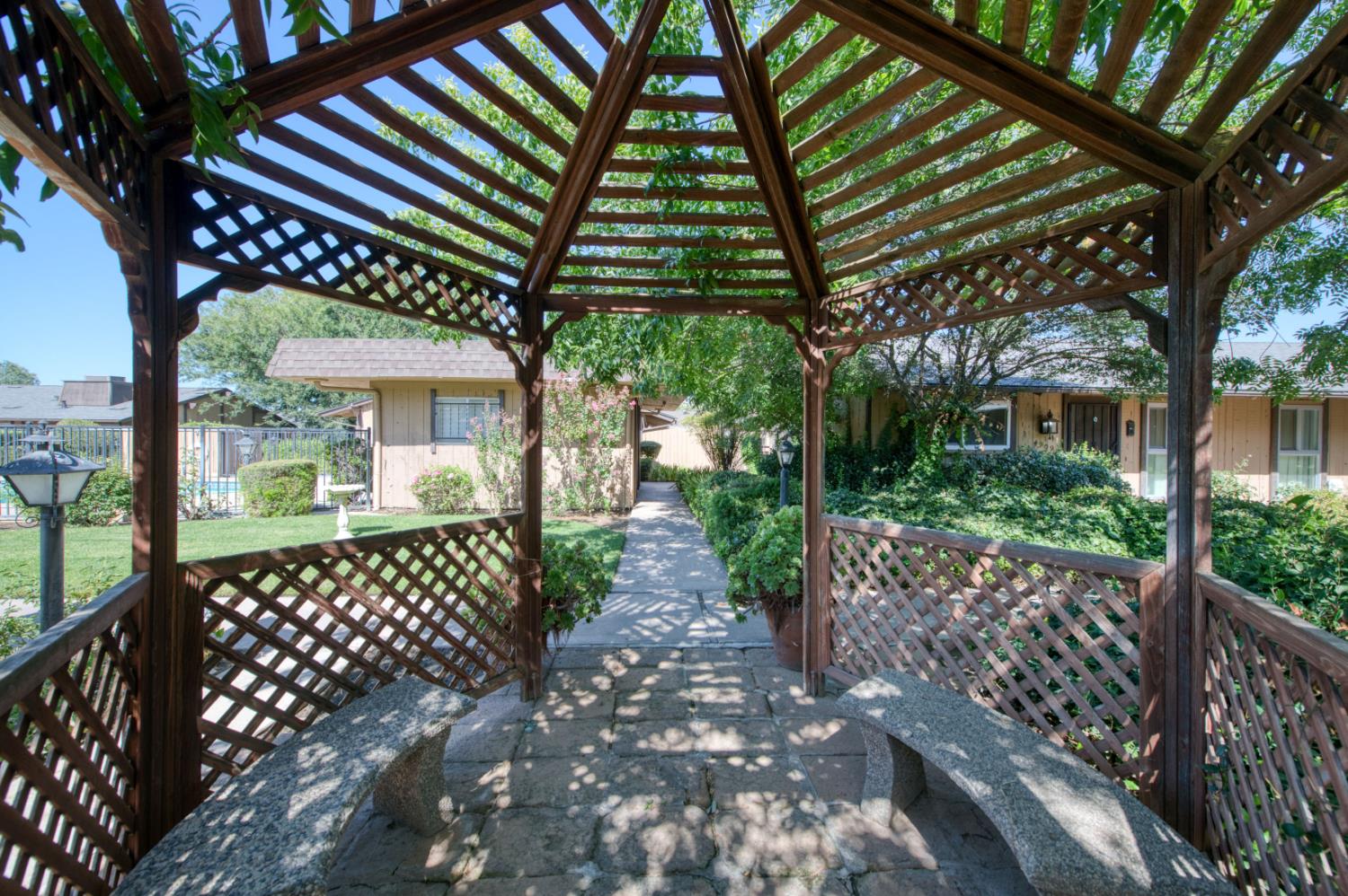 4909 North 7th Street, Unit R Fresno, CA 93726 - Photo 23 of 29