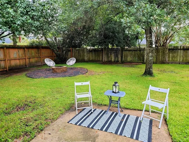 $2,095 | 6015 Henniker Drive, Houston, TX 77041