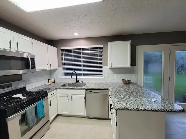 $2,095 | 6015 Henniker Drive, Houston, TX 77041