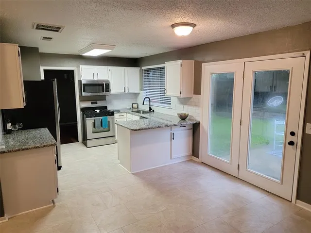 $2,095 | 6015 Henniker Drive, Houston, TX 77041