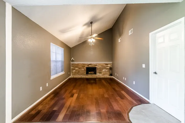 $2,095 | 6015 Henniker Drive, Houston, TX 77041