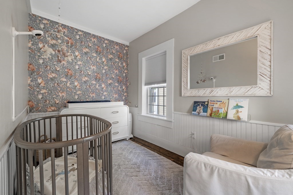 3 State Street Marblehead, MA 01945 - Photo 18 of 33 a bedroom with a bed and a window
