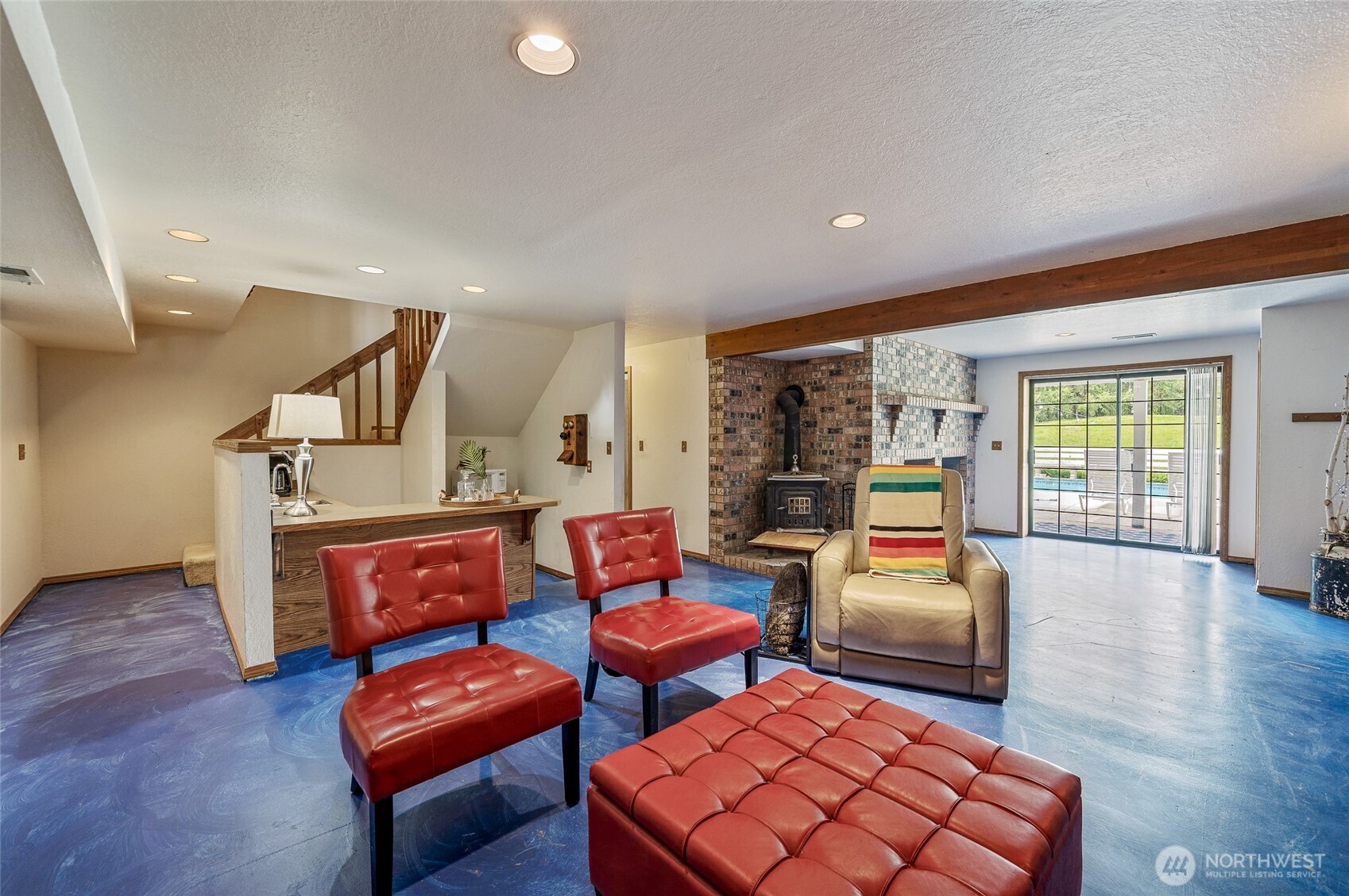 9656 North Road Peshastin, WA 98847 - Photo 31 of 40 a outdoor living space with furniture and a wooden floor
