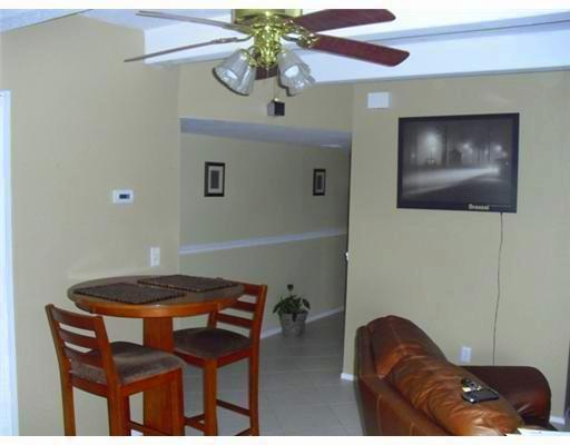 10110 Boca Entrada Boulevard, Unit 306 Boca Raton, FL 33428 - Photo 2 of 16 eating area