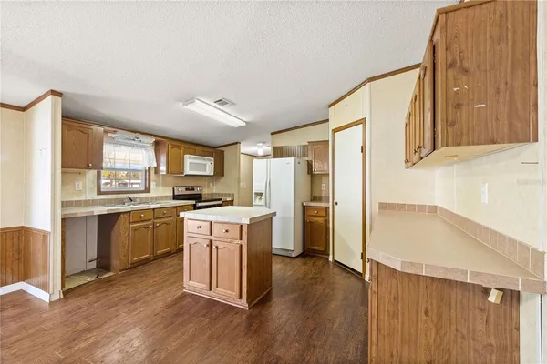 $325,000 | 32443 Memory Lane, Leesburg, FL 34788