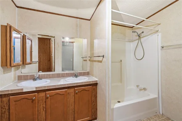 $325,000 | 32443 Memory Lane, Leesburg, FL 34788