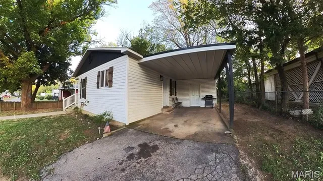 $189,900 | 1052 6th Street, West Plains, MO 65775