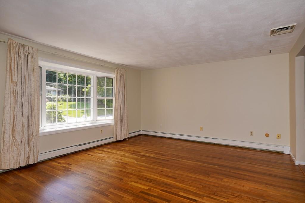 102 Drake Road Burlington, MA 01803 - Photo 7 of 41 Gallery Image 7