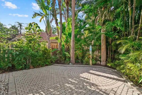 $1,650,000 | 4891 Peregrine Point Circle East, Sarasota, FL 34231