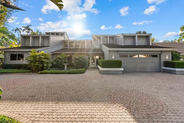 $1,650,000 | 4891 Peregrine Point Circle East, Sarasota, FL 34231