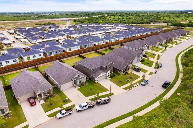 $425,000 | 3120 Kingsgarden Road, Denton, TX 76207