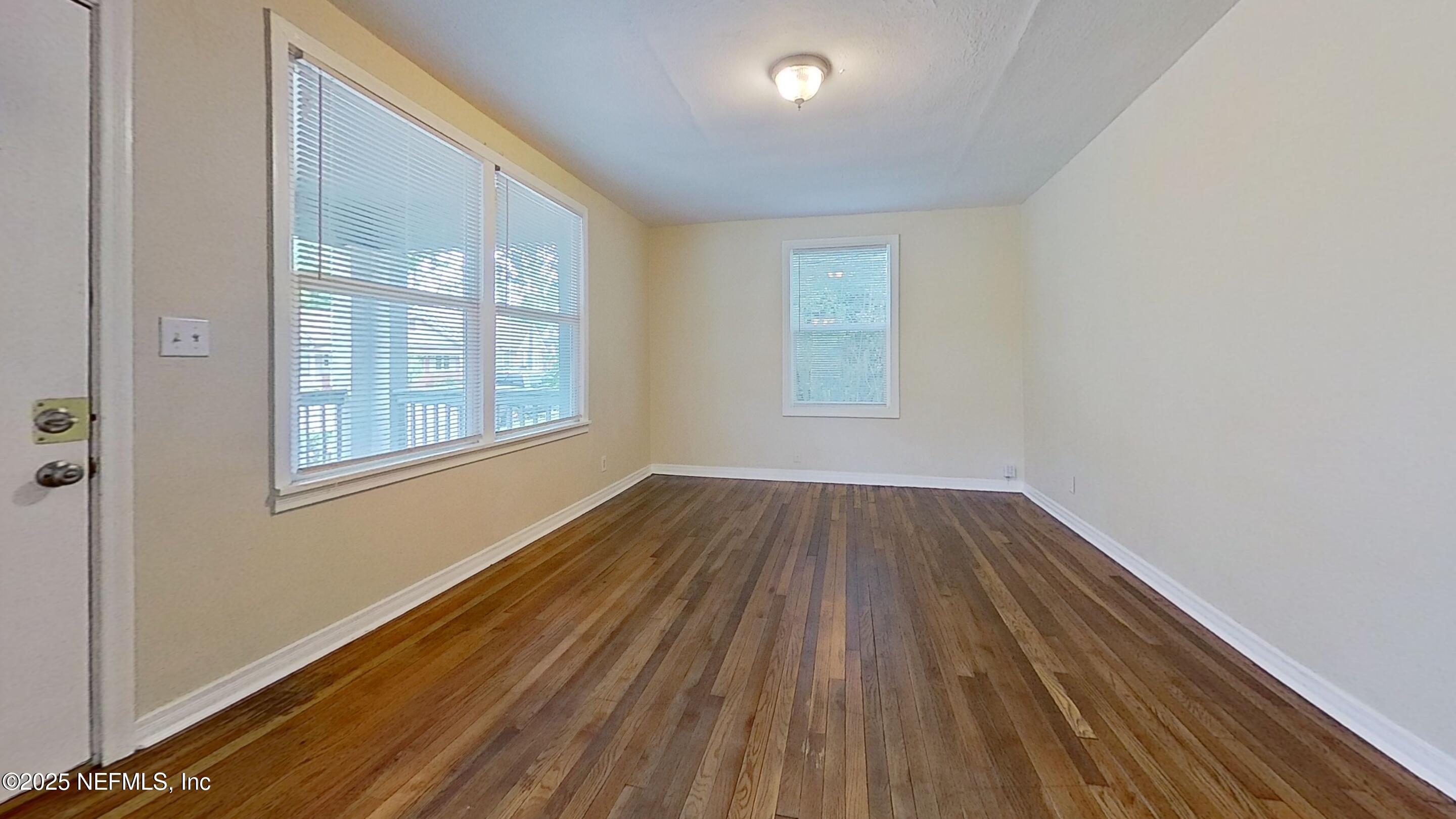 4654 Post Street Jacksonville, FL 32205 - Photo 6 of 19 Living-Room