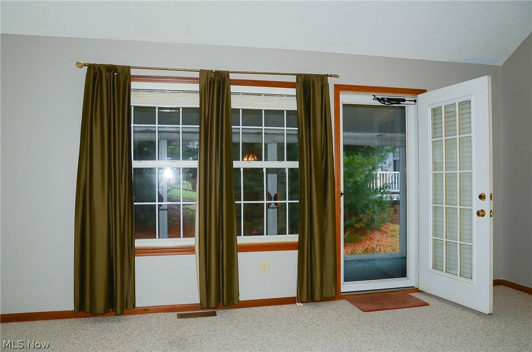 2146 Abbey Road Akron, OH 44312 - Photo 7 of 33