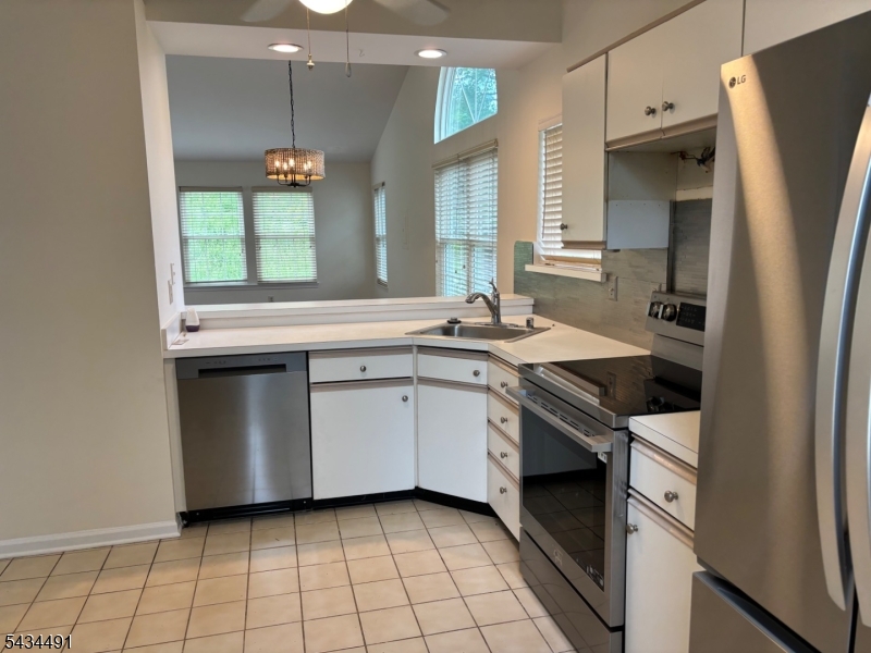 412 Cardinal Lane Bedminster, NJ 07921 - Photo 2 of 2