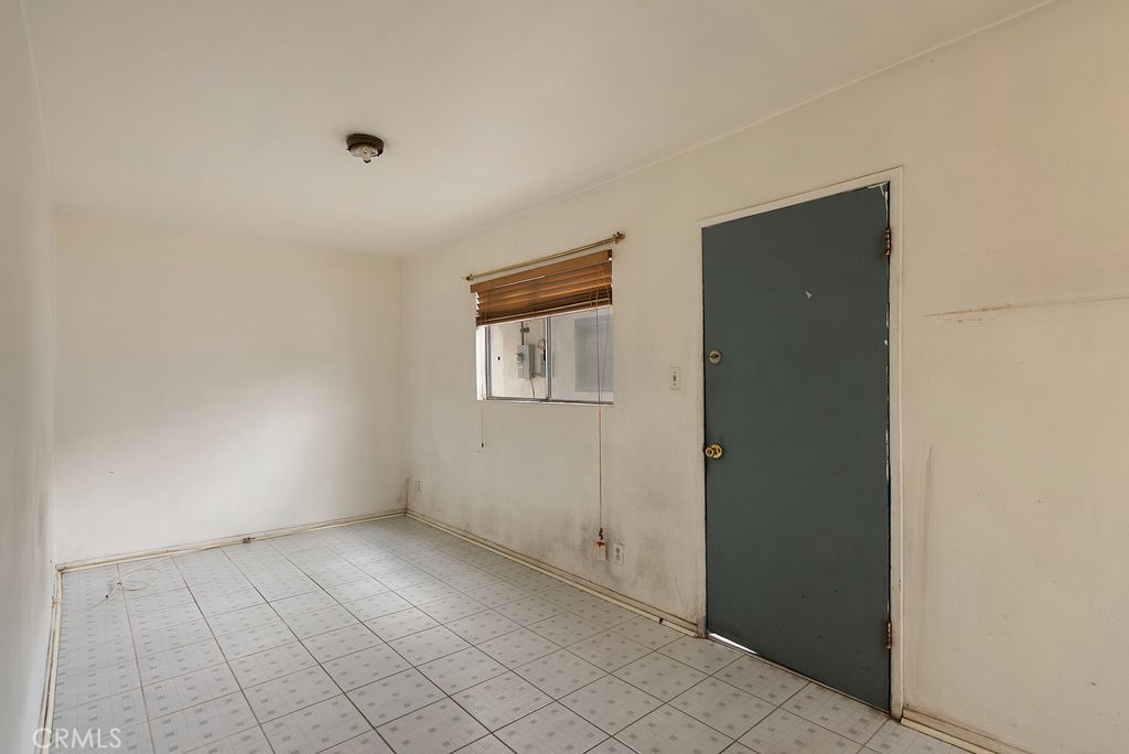 5227 Hammill Road El Monte, CA 91732 - Photo 25 of 51 Vacant Unit Living Room + Entry