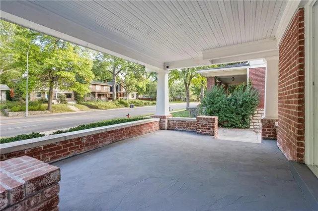 $540,000 | 6034 Brookside Boulevard, Kansas City, MO 64113