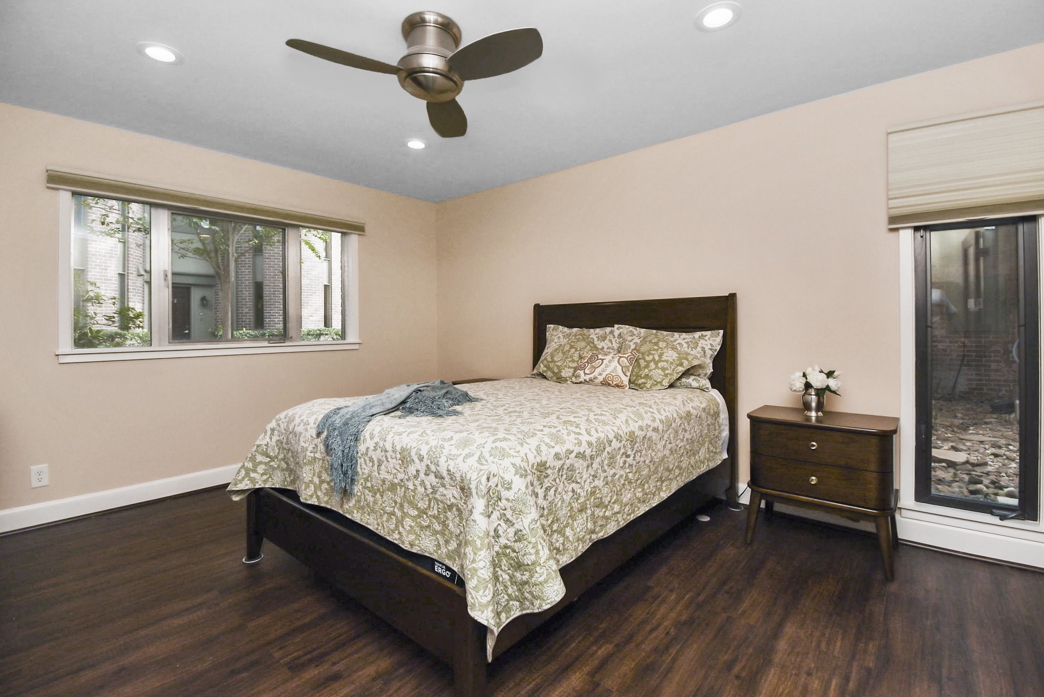 6401 Bayou Glen Road Houston, TX 77057 - Photo 14 of 22 a bedroom with a bed and wooden floor