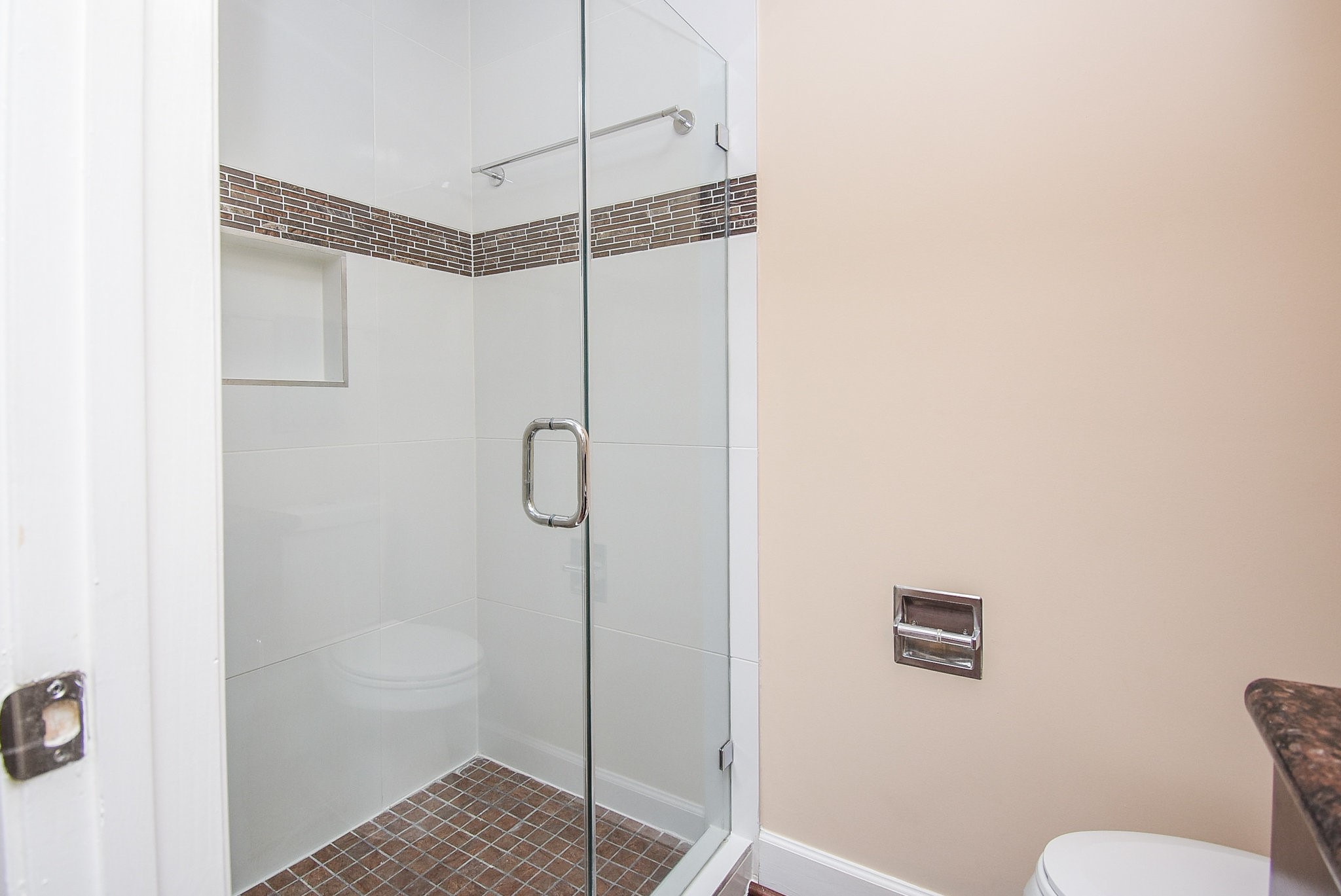 6401 Bayou Glen Road Houston, TX 77057 - Photo 17 of 22 a bathroom with a shower