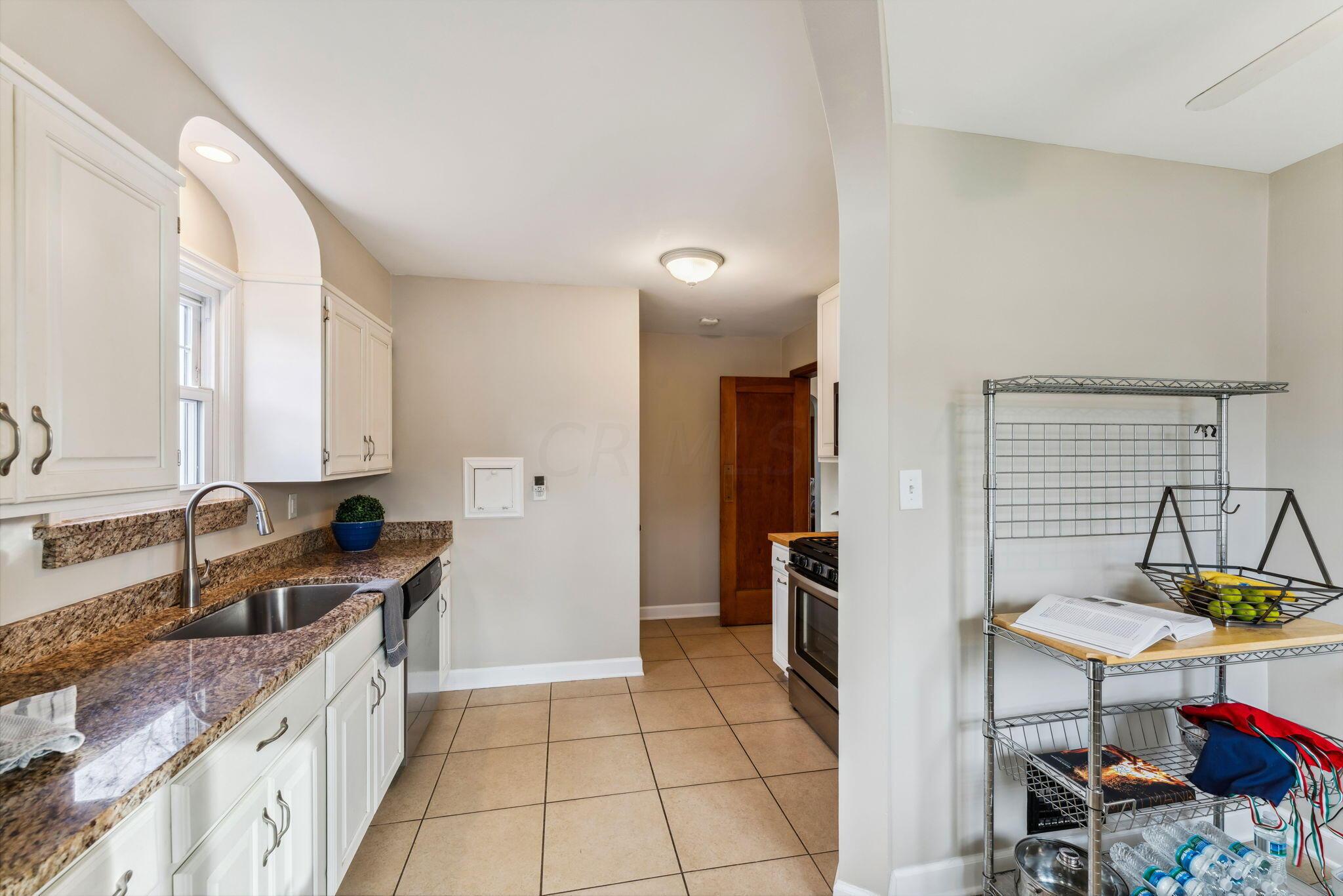 771 Vernon Road Columbus, OH 43209 - Photo 27 of 52 Kitchen