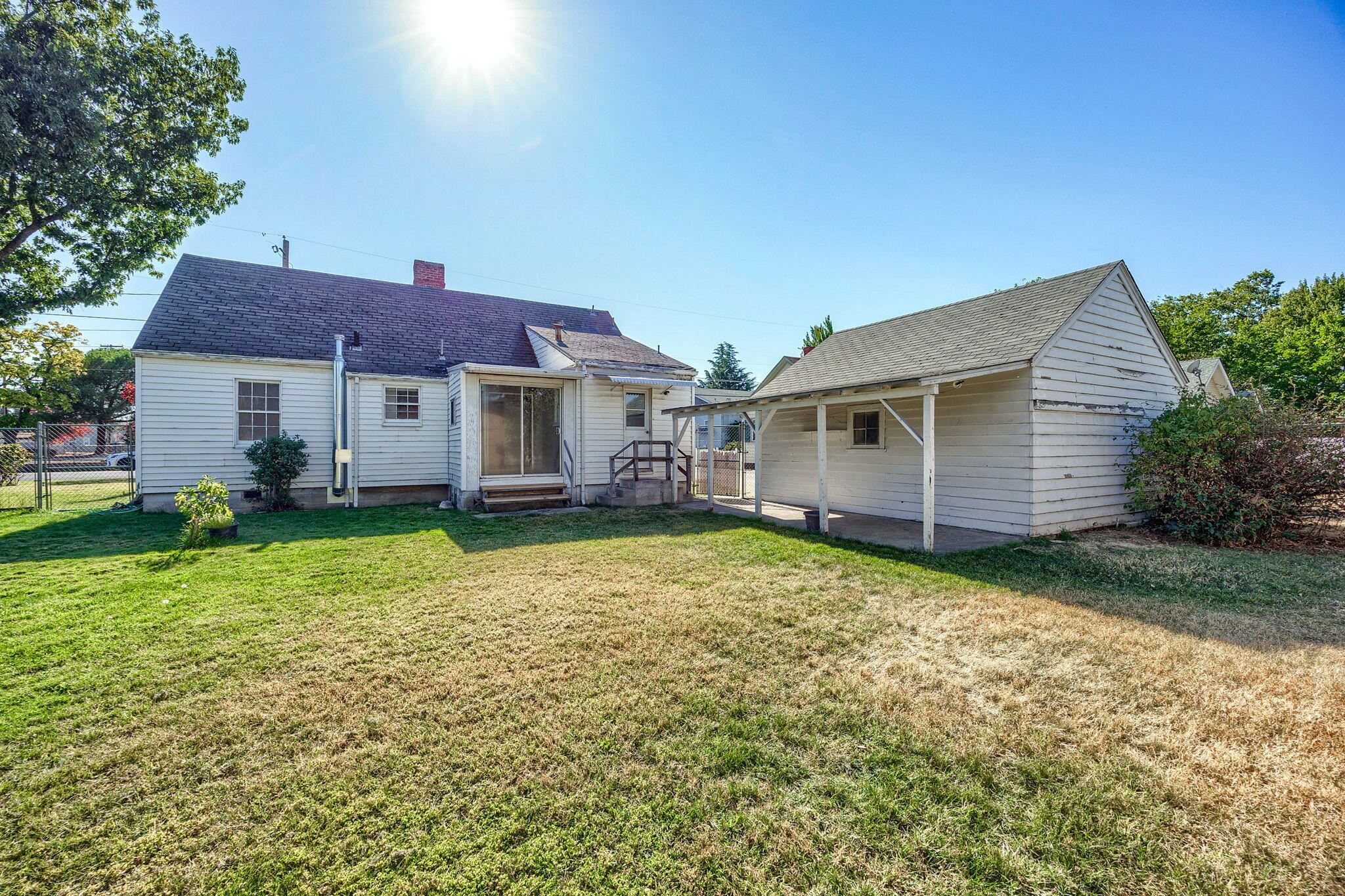 339 Maple Street Medford, OR 97501 - Photo 27 of 30 27-Backyard