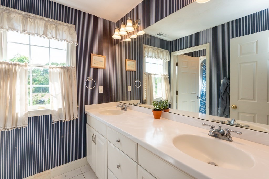 15 Jeffrey's Neck Road Ipswich, MA 01938 - Photo 35 of 41 Gallery Image 35