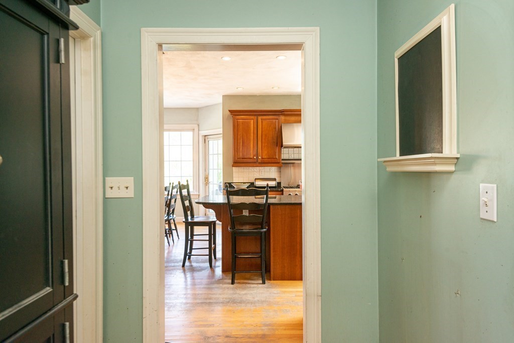 15 Jeffrey's Neck Road Ipswich, MA 01938 - Photo 9 of 41 Gallery Image 9