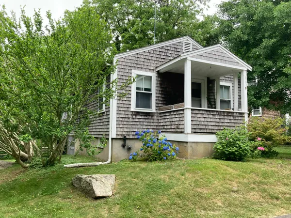 $925,000 | 9 Cricket Lane, Woods Hole, MA 02543