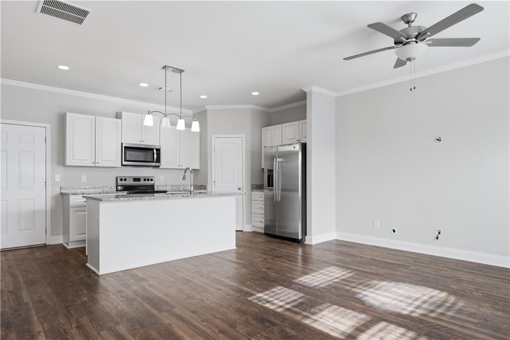 327 Cashes Court Lilburn, GA 30047 - Photo 11 of 32