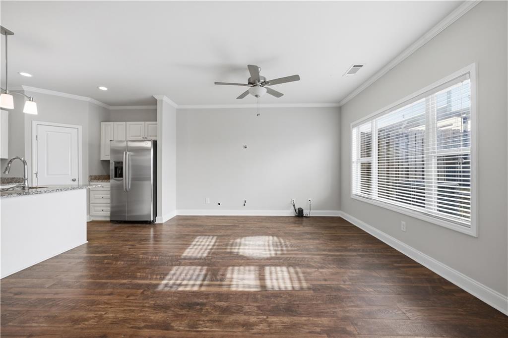 327 Cashes Court Lilburn, GA 30047 - Photo 12 of 32