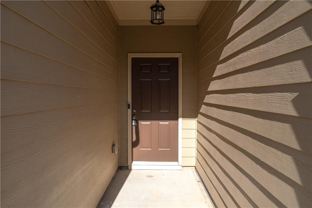 327 Cashes Court Lilburn, GA 30047 - Photo 3 of 32