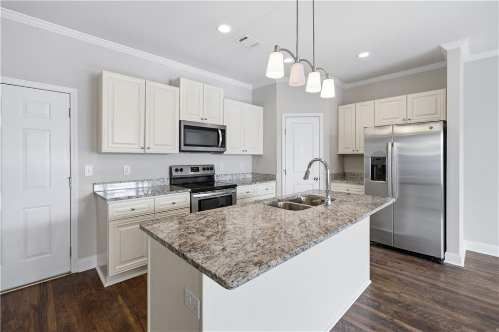 327 Cashes Court Lilburn, GA 30047 - Photo 7 of 32