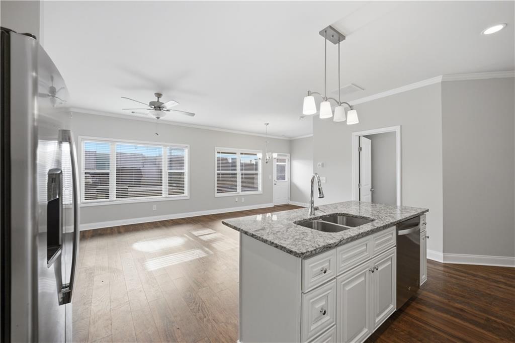 327 Cashes Court Lilburn, GA 30047 - Photo 10 of 32