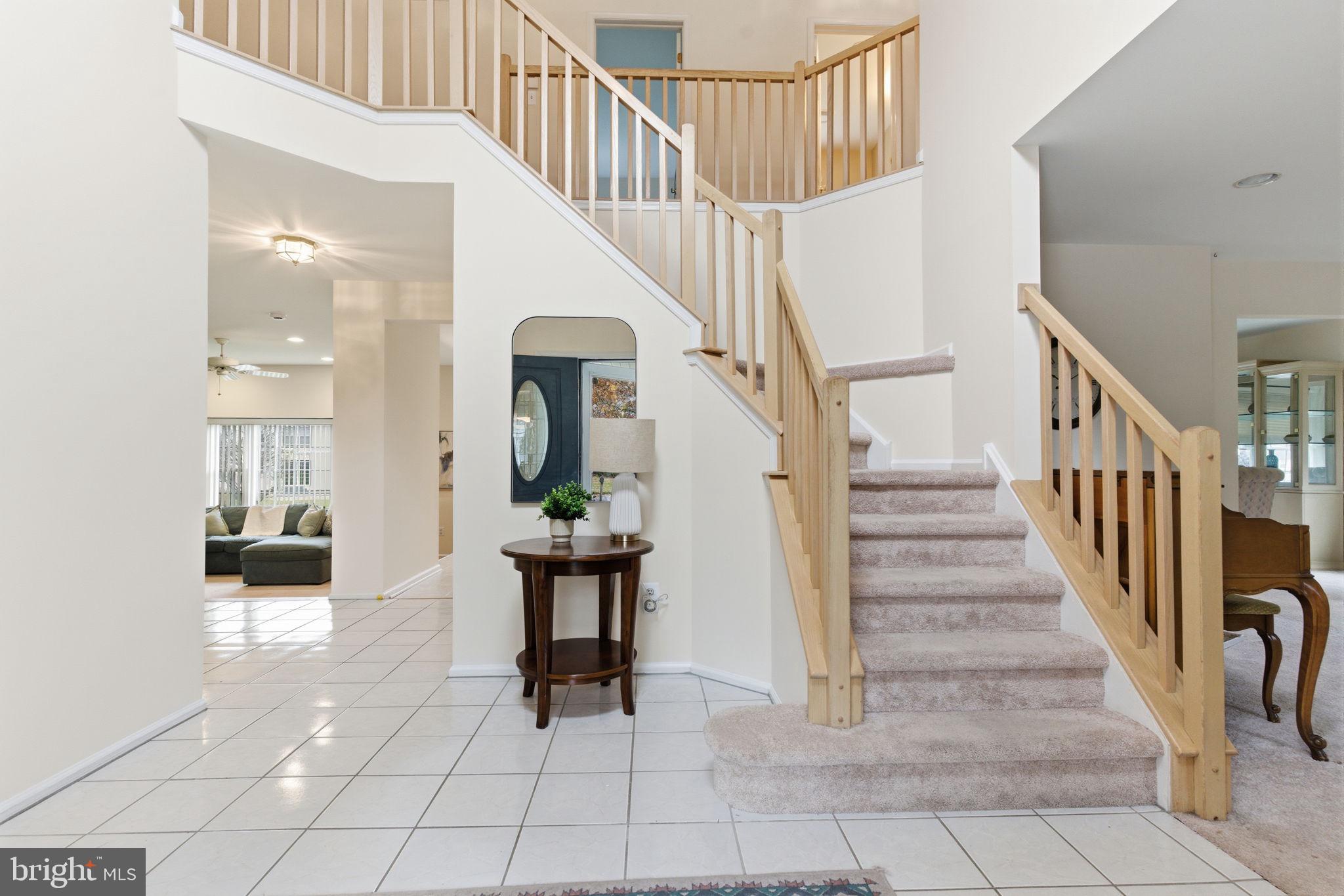 561 Zinn Drive Southampton, PA 18966 - Photo 5 of 40 Bright open foyer