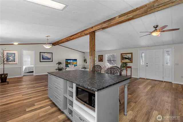 $941,000 | 5060 Highway 28, Rock Island, WA 98850