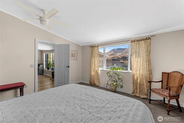 $941,000 | 5060 Highway 28, Rock Island, WA 98850