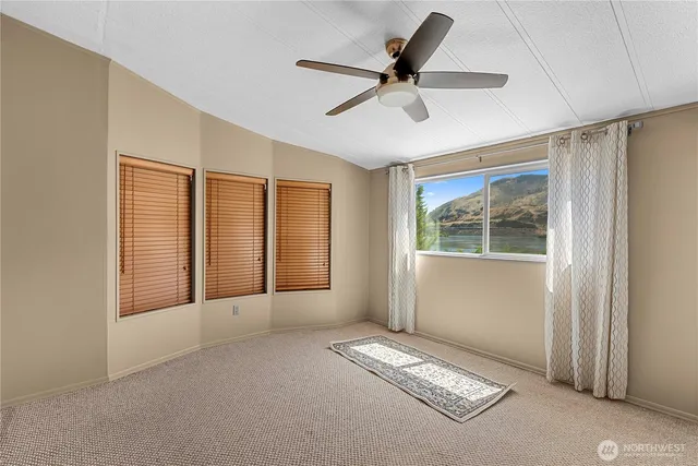 $941,000 | 5060 Highway 28, Rock Island, WA 98850