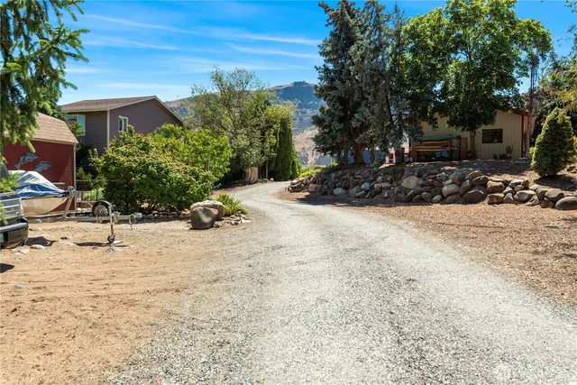 $941,000 | 5060 Highway 28, Rock Island, WA 98850