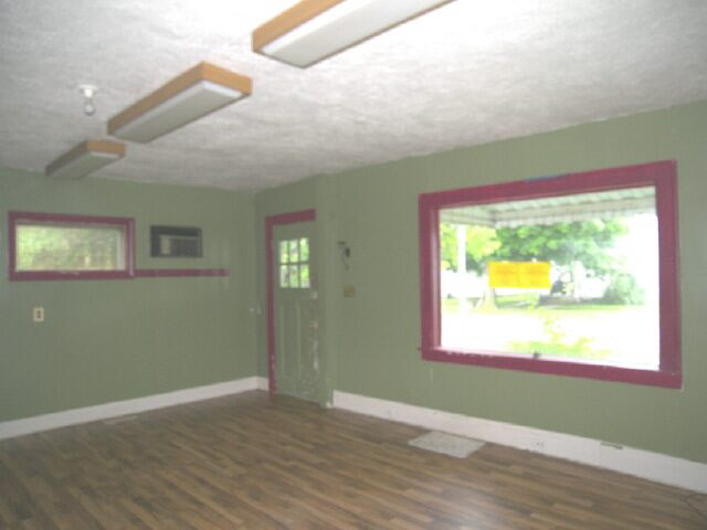 1010 Jefferson Street, Unit SW Rochester, IN 46975 - Photo 2 of 9