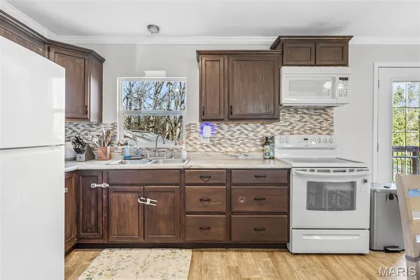 $169,900 | 13552 East Sunrise Lake Drive, De Soto, MO 63020