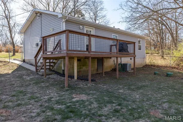 $169,900 | 13552 East Sunrise Lake Drive, De Soto, MO 63020