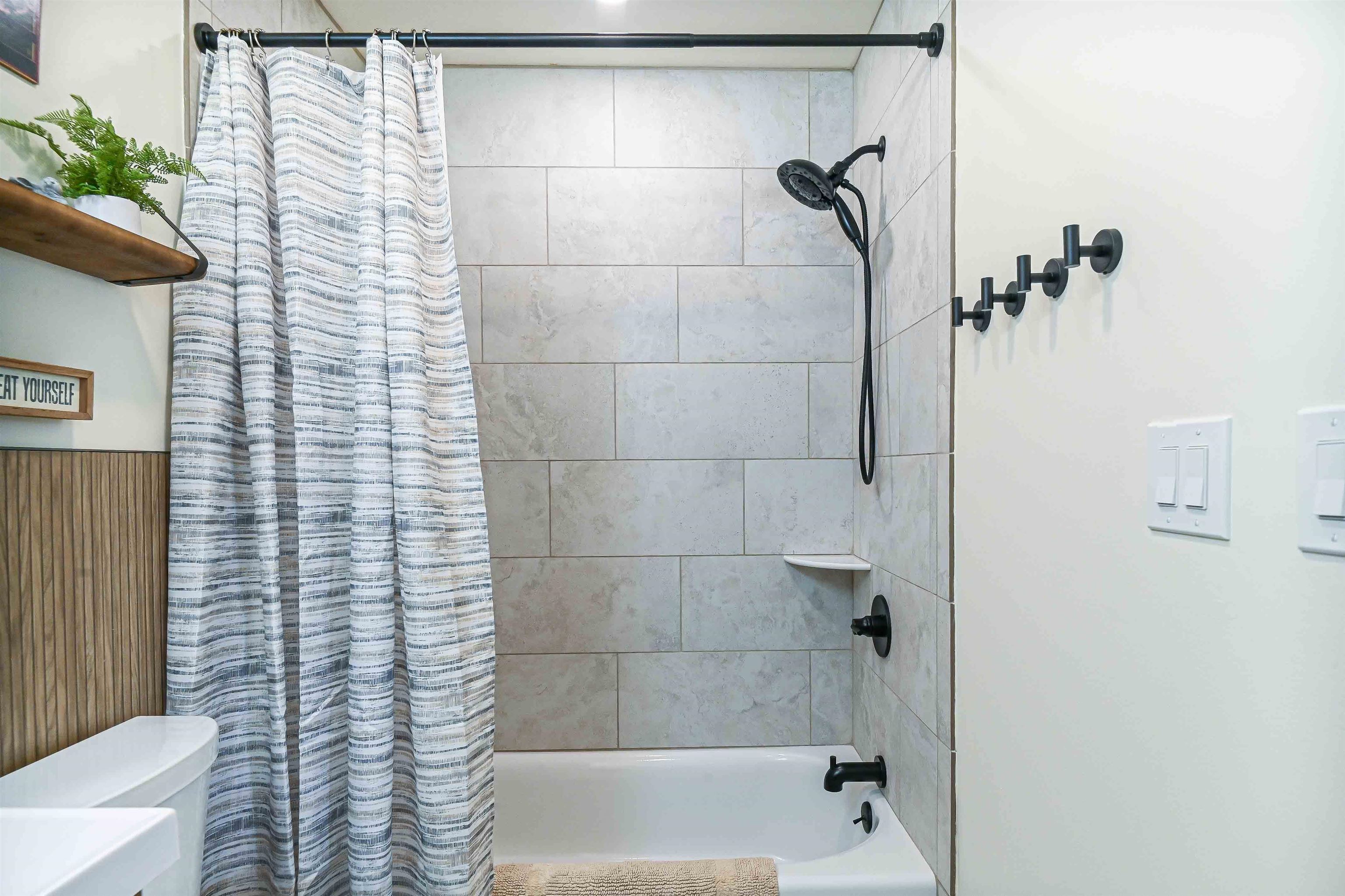 156 Front Street, Unit 302 Exeter, NH 03833 - Photo 16 of 35