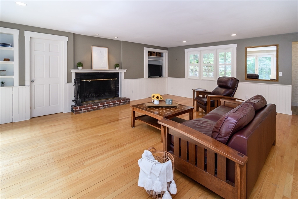 6 Brook Street Sherborn, MA 01770 - Photo 8 of 29 Gallery Image 8